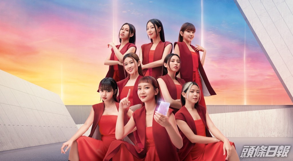 八人以紅色造型出現,好搶眼。